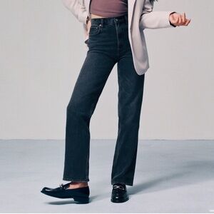 Abercrombie Ultra High Rise 90s Straight Jean